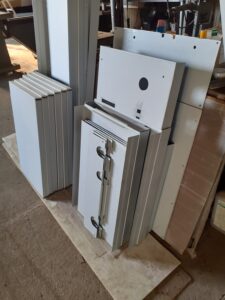 ボンデ鋼板 電気機器側板