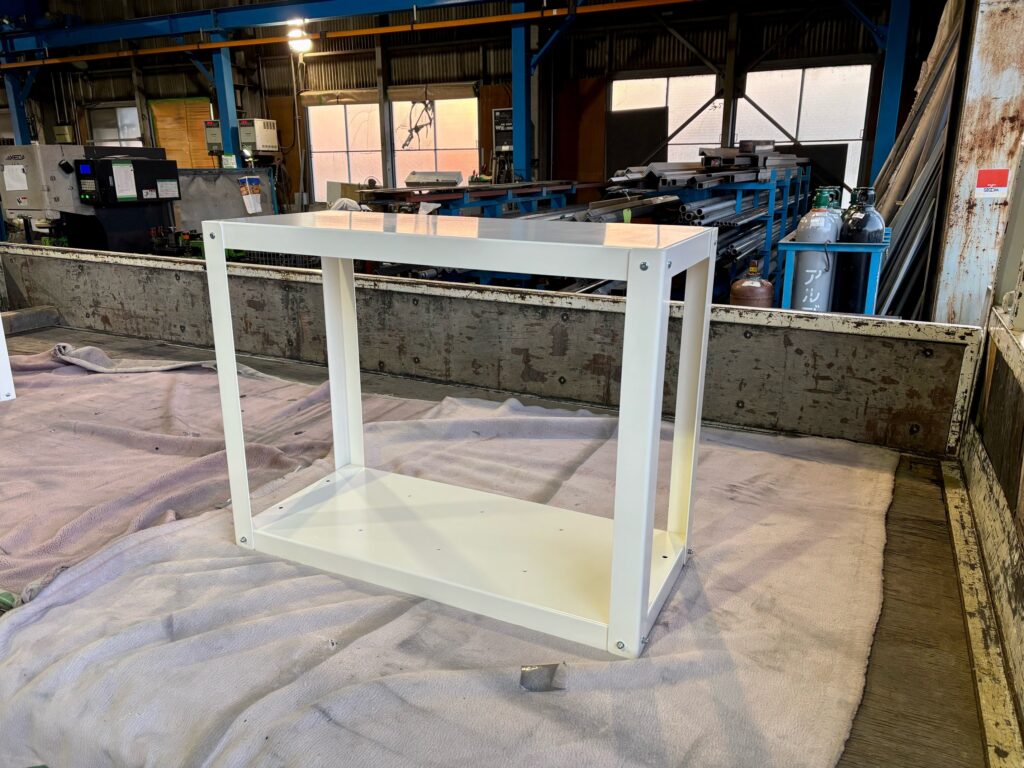 機器収納ラック